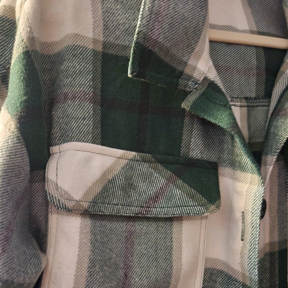 Shacket - Picture 2 of 3